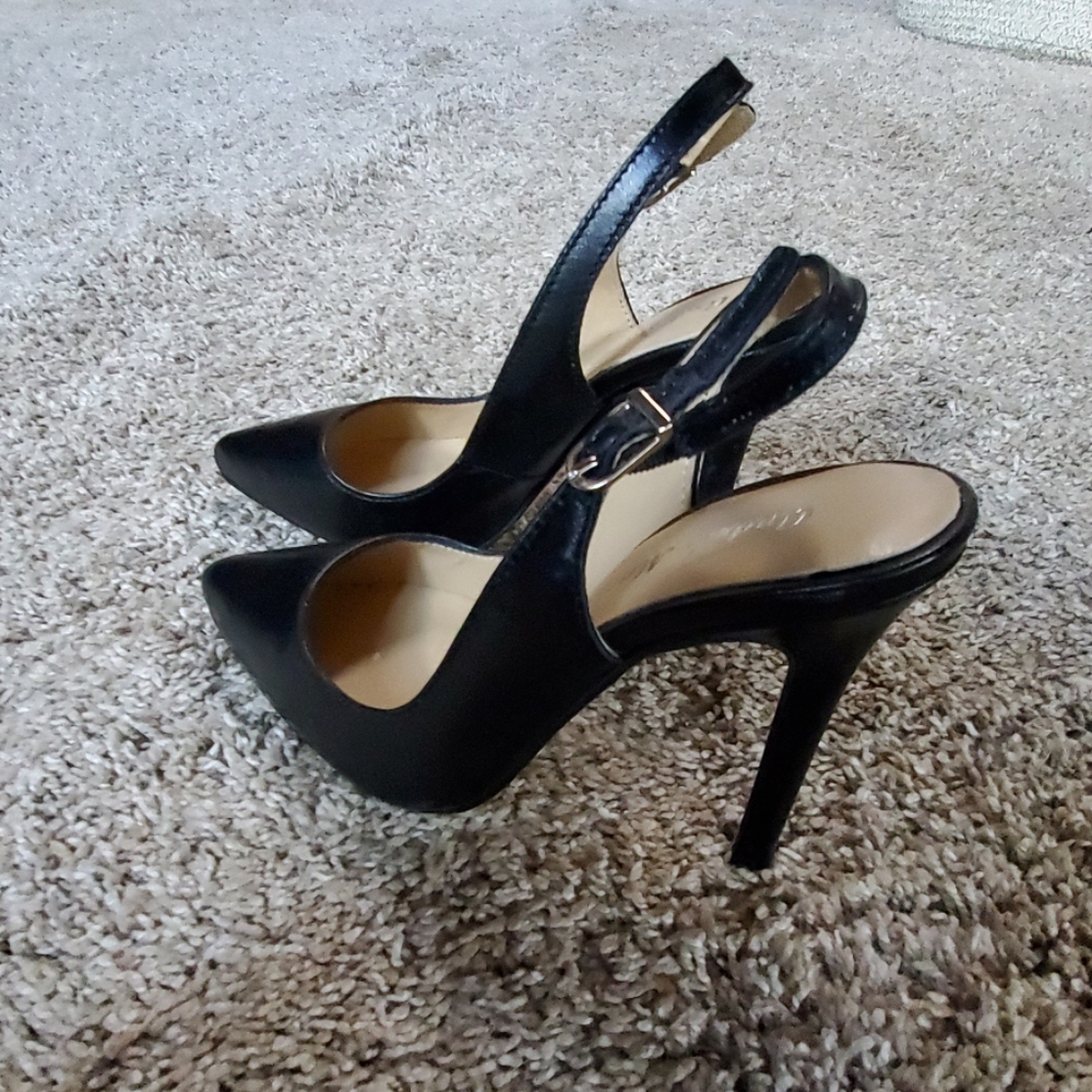 Andres Machado Slingbacks size 33 womens